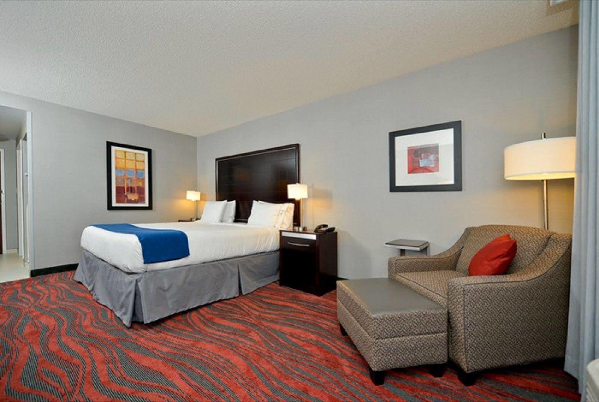 Holiday Inn Express Canandaigua - Finger Lakes Exterior photo